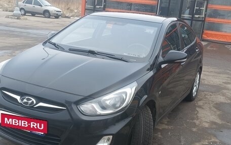 Hyundai Solaris II рестайлинг, 2011 год, 720 000 рублей, 3 фотография