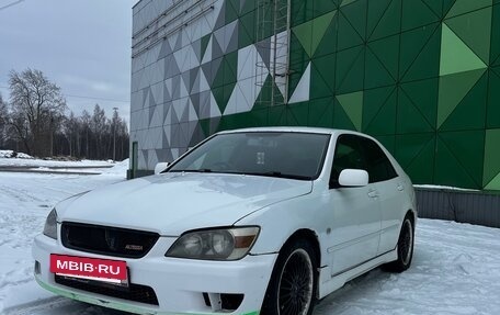 Toyota Altezza, 2002 год, 800 000 рублей, 3 фотография