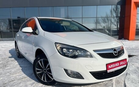 Opel Astra J, 2012 год, 799 900 рублей, 1 фотография