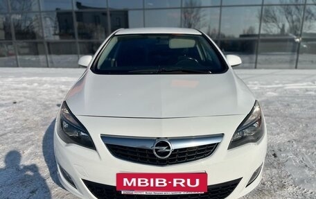 Opel Astra J, 2012 год, 799 900 рублей, 2 фотография