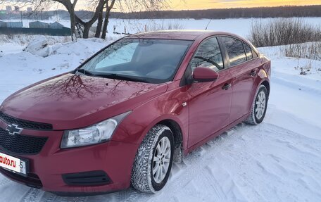 Chevrolet Cruze II, 2011 год, 750 000 рублей, 3 фотография