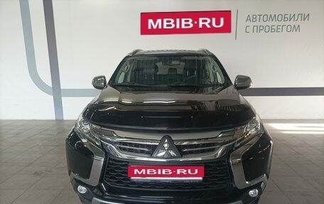 Mitsubishi Pajero Sport III рестайлинг, 2017 год, 3 300 000 рублей, 2 фотография