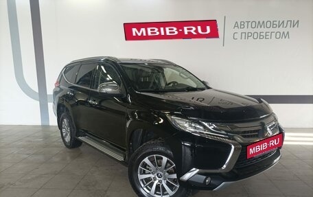 Mitsubishi Pajero Sport III рестайлинг, 2017 год, 3 300 000 рублей, 3 фотография