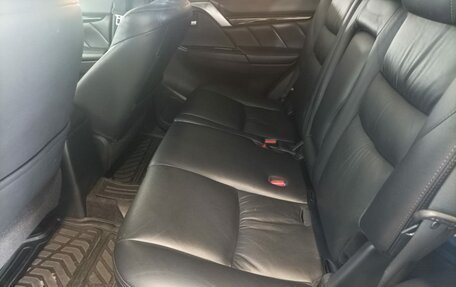 Mitsubishi Pajero Sport III рестайлинг, 2017 год, 3 300 000 рублей, 14 фотография