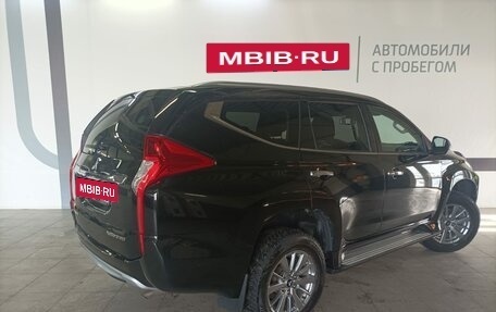 Mitsubishi Pajero Sport III рестайлинг, 2017 год, 3 300 000 рублей, 7 фотография