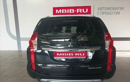Mitsubishi Pajero Sport III рестайлинг, 2017 год, 3 300 000 рублей, 5 фотография