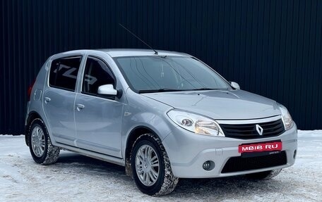 Renault Sandero I, 2013 год, 799 000 рублей, 3 фотография