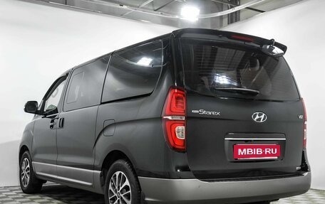 Hyundai Grand Starex Grand Starex I рестайлинг 2, 2018 год, 4 680 000 рублей, 7 фотография