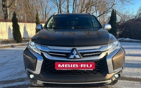 Mitsubishi Pajero Sport III рестайлинг, 2017 год, 2 600 000 рублей, 5 фотография