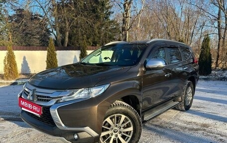 Mitsubishi Pajero Sport III рестайлинг, 2017 год, 2 600 000 рублей, 2 фотография