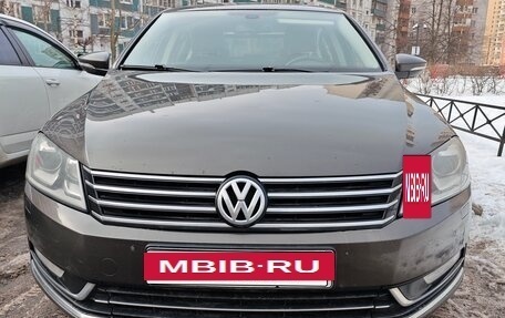 Volkswagen Passat B7, 2013 год, 1 050 000 рублей, 2 фотография