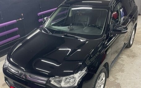 Mitsubishi Outlander III рестайлинг 3, 2013 год, 1 680 000 рублей, 6 фотография