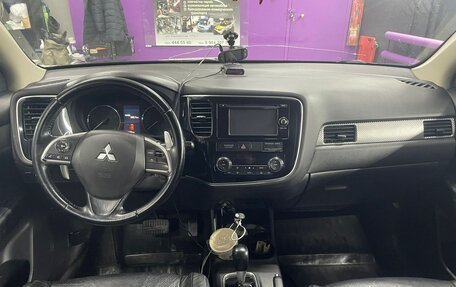 Mitsubishi Outlander III рестайлинг 3, 2013 год, 1 680 000 рублей, 11 фотография