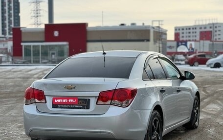 Chevrolet Cruze II, 2010 год, 599 999 рублей, 2 фотография