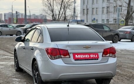 Chevrolet Cruze II, 2010 год, 599 999 рублей, 4 фотография