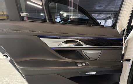 BMW 7 серия, 2017 год, 4 800 000 рублей, 32 фотография