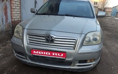 Toyota Avensis III рестайлинг, 2003 год, 690 000 рублей, 4 фотография