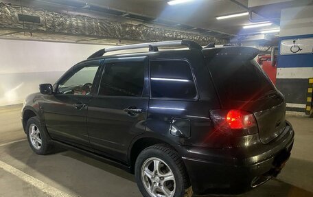 Mitsubishi Outlander III рестайлинг 3, 2004 год, 485 000 рублей, 3 фотография