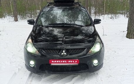 Mitsubishi Grandis, 2004 год, 800 000 рублей, 10 фотография