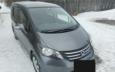 Honda Freed I, 2011 год, 910 000 рублей, 3 фотография