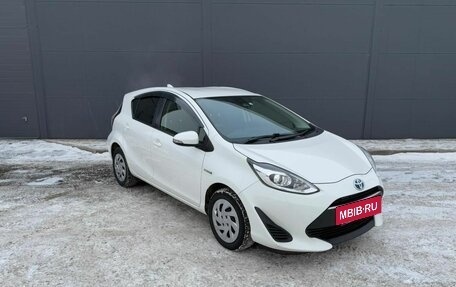 Toyota Aqua I, 2017 год, 1 363 000 рублей, 2 фотография