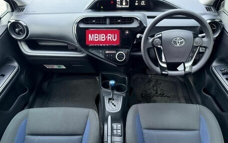 Toyota Aqua I, 2017 год, 1 363 000 рублей, 13 фотография