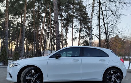 Mercedes-Benz A-Класс, 2018 год, 2 950 000 рублей, 23 фотография