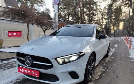 Mercedes-Benz A-Класс, 2018 год, 2 950 000 рублей, 15 фотография