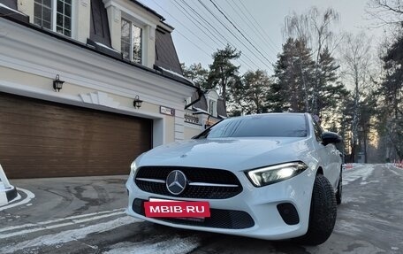 Mercedes-Benz A-Класс, 2018 год, 2 950 000 рублей, 21 фотография