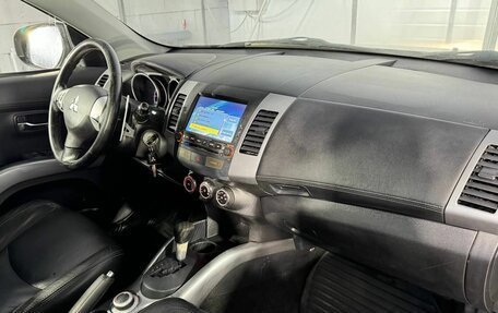 Mitsubishi Outlander III рестайлинг 3, 2010 год, 1 099 000 рублей, 12 фотография