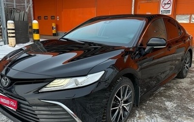 Toyota Camry, 2021 год, 3 300 000 рублей, 1 фотография