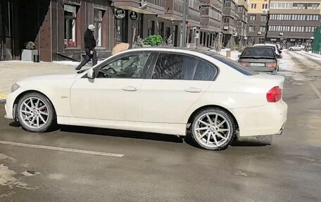 BMW 3 серия, 2011 год, 950 000 рублей, 12 фотография