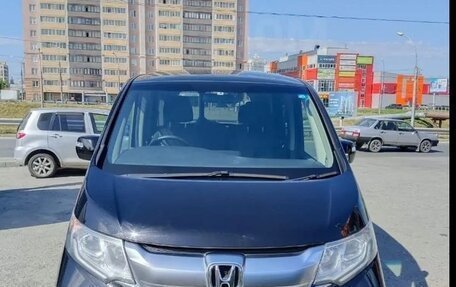 Honda Stepwgn IV, 2015 год, 2 170 000 рублей, 1 фотография