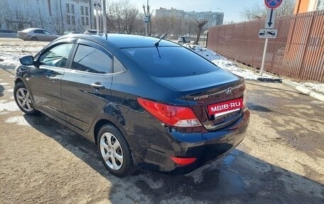 Hyundai Solaris II рестайлинг, 2013 год, 920 000 рублей, 3 фотография