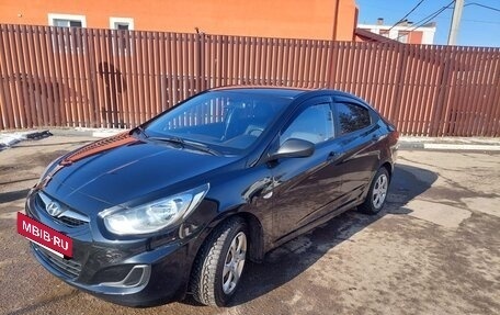 Hyundai Solaris II рестайлинг, 2013 год, 920 000 рублей, 2 фотография