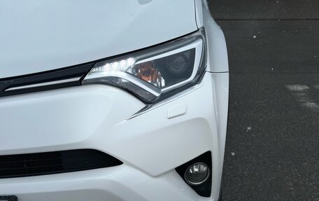 Toyota RAV4, 2018 год, 2 560 000 рублей, 4 фотография