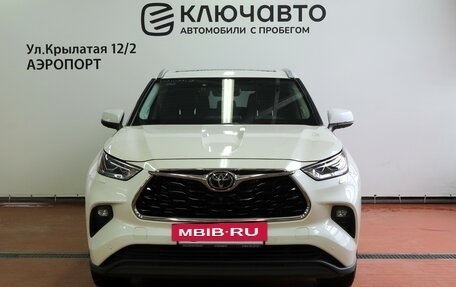 Toyota Highlander, 2021 год, 6 500 000 рублей, 3 фотография