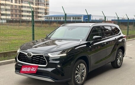 Toyota Highlander, 2024 год, 5 900 000 рублей, 1 фотография