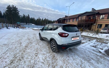 Renault Kaptur I рестайлинг, 2018 год, 1 800 000 рублей, 3 фотография