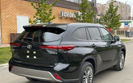 Toyota Highlander, 2024 год, 5 900 000 рублей, 4 фотография