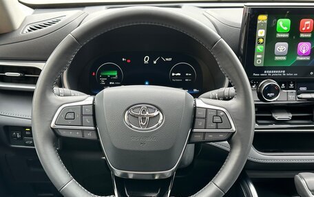 Toyota Highlander, 2024 год, 5 900 000 рублей, 28 фотография