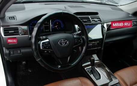 Toyota Camry, 2017 год, 1 699 000 рублей, 8 фотография