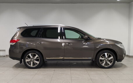 Nissan Pathfinder, 2015 год, 1 900 000 рублей, 4 фотография