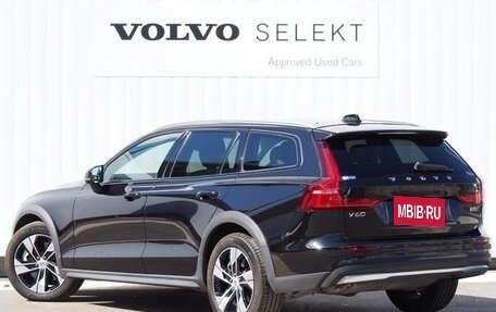 Volvo V60 Cross Country II, 2023 год, 4 555 000 рублей, 6 фотография