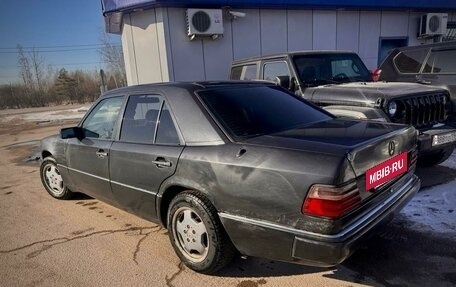 Mercedes-Benz E-Класс, 1992 год, 285 000 рублей, 5 фотография