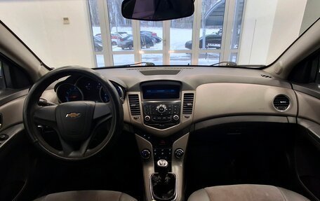 Chevrolet Cruze II, 2009 год, 660 000 рублей, 10 фотография