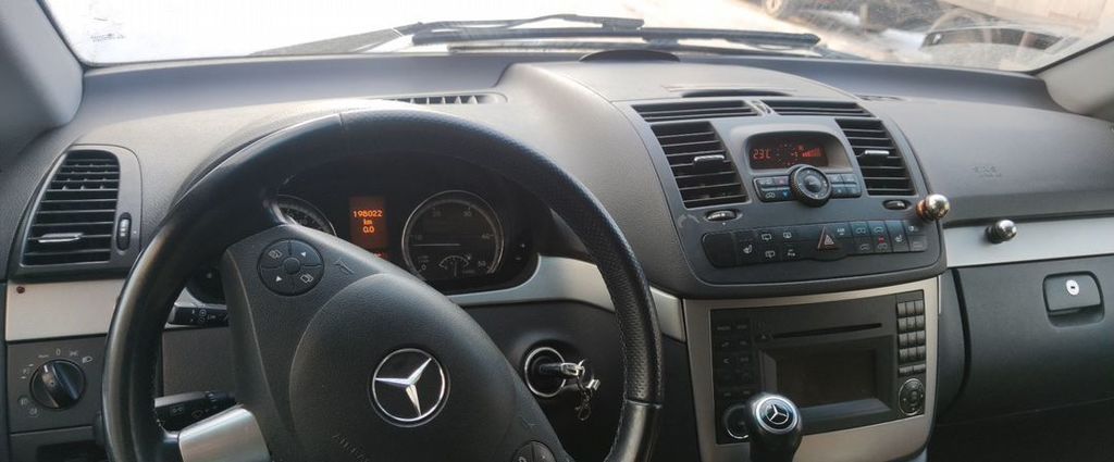 Mercedes-Benz Viano W639 рестайлинг, 2011 год, 1 905 000 рублей, 34 фотография