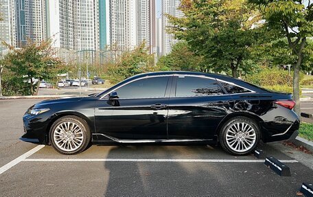 Toyota Avalon, 2022 год, 4 300 000 рублей, 6 фотография