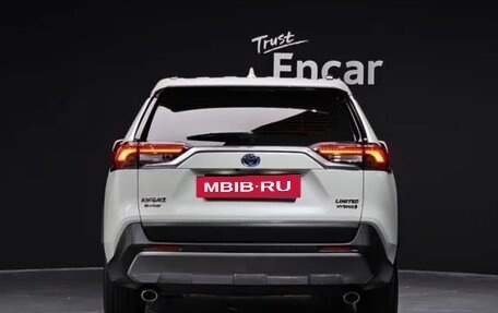 Toyota RAV4, 2020 год, 3 860 000 рублей, 3 фотография