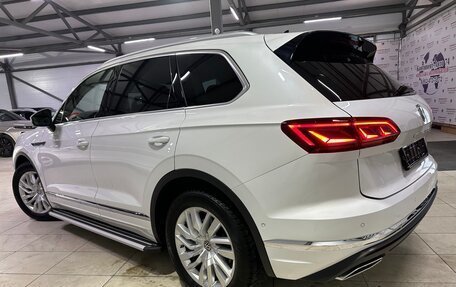 Volkswagen Touareg III, 2020 год, 5 500 000 рублей, 2 фотография